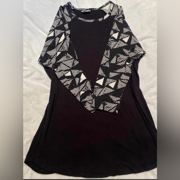LuLaRoe Black and White Tops - Picture 12 of 14